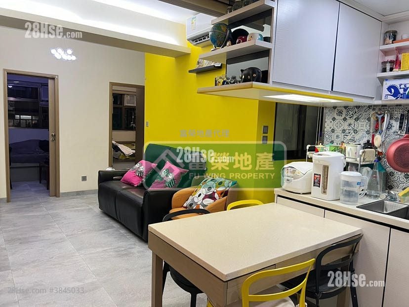 Tak Fung Building Sell 3 Bedrooms , 1 Bathroom 593 ft²