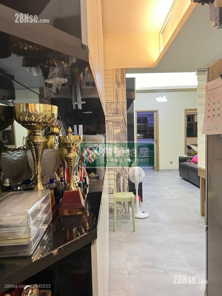 Tak Fung Building Sell 3 Bedrooms , 1 Bathroom 593 ft²