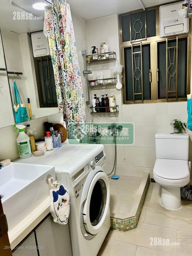 Tak Fung Building Sell 3 Bedrooms , 1 Bathroom 593 ft²