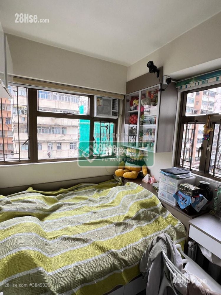 Tak Fung Building Sell 3 Bedrooms , 1 Bathroom 593 ft²
