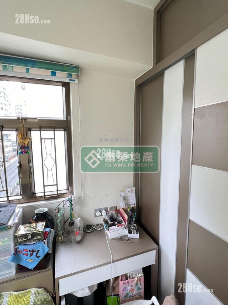 Tak Fung Building Sell 3 Bedrooms , 1 Bathroom 593 ft²