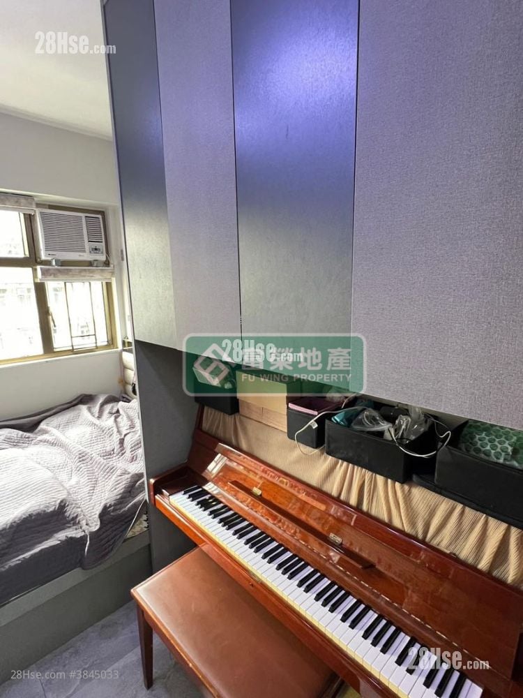 Tak Fung Building Sell 3 Bedrooms , 1 Bathroom 593 ft²