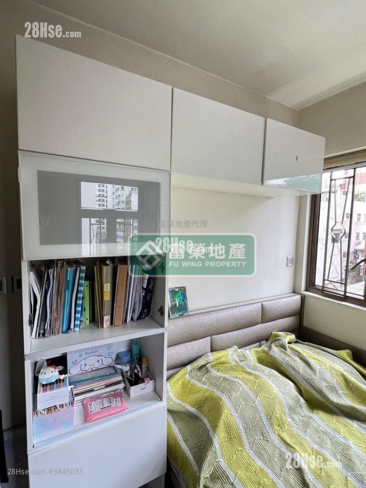 Tak Fung Building Sell 3 Bedrooms , 1 Bathroom 593 ft²