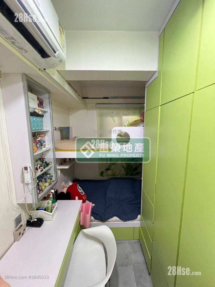 Tak Fung Building Sell 3 Bedrooms , 1 Bathroom 593 ft²