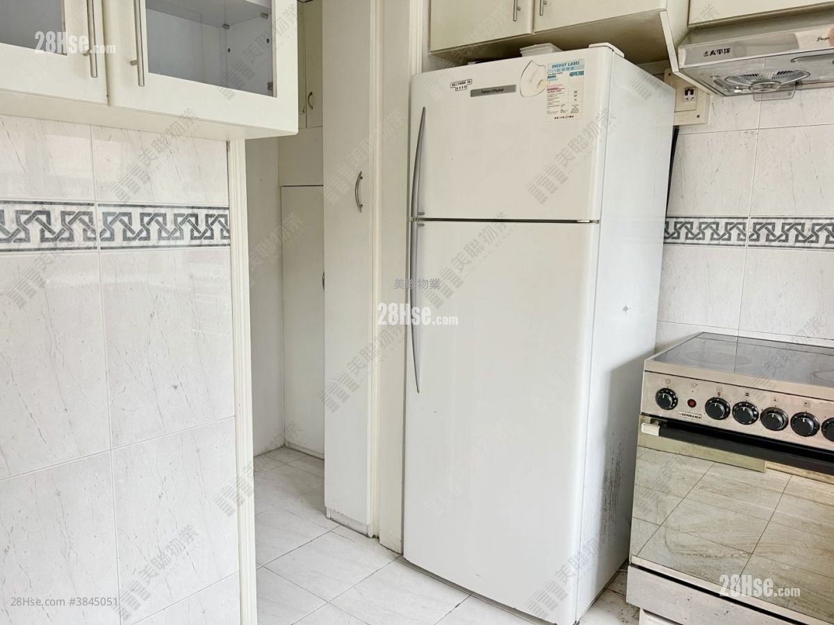 kitchen: Palm Springs Sell 3 Bedrooms , 2 Bathrooms 1,198 ft²