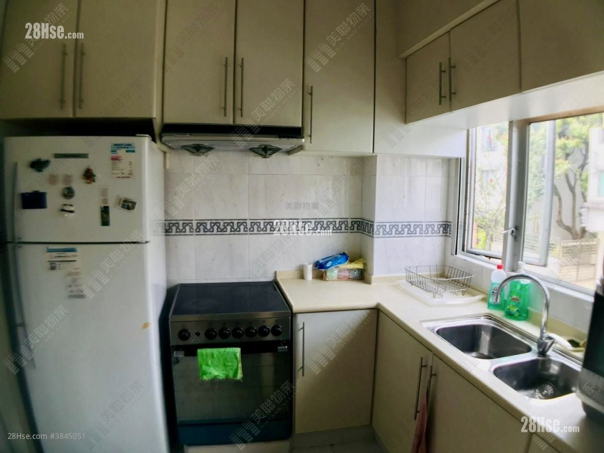 kitchen: Palm Springs Sell 3 Bedrooms , 2 Bathrooms 1,198 ft²