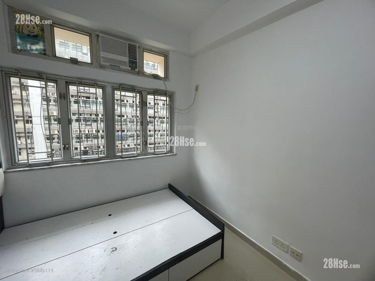 Sun Hing Building Rental Studio , 1 Bathroom 130 ft²