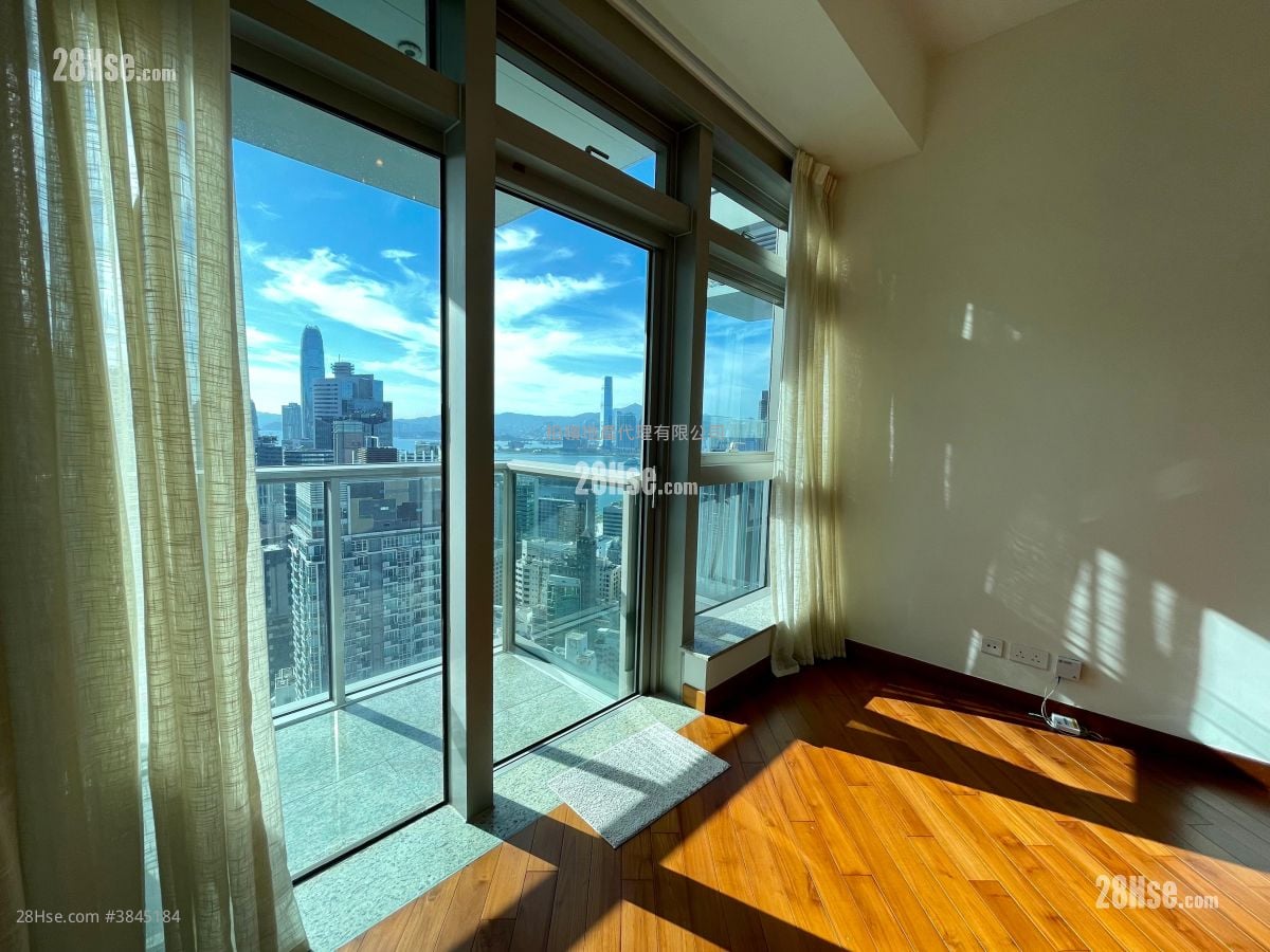 The Avenue Sell 4 Bedrooms , 3 Bathrooms 931 ft²