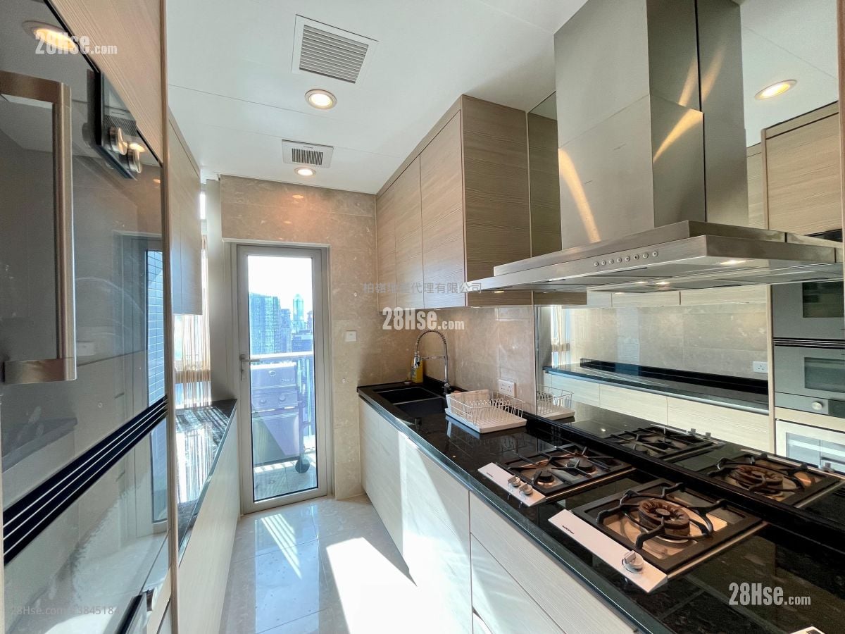 The Avenue Sell 4 Bedrooms , 3 Bathrooms 931 ft²