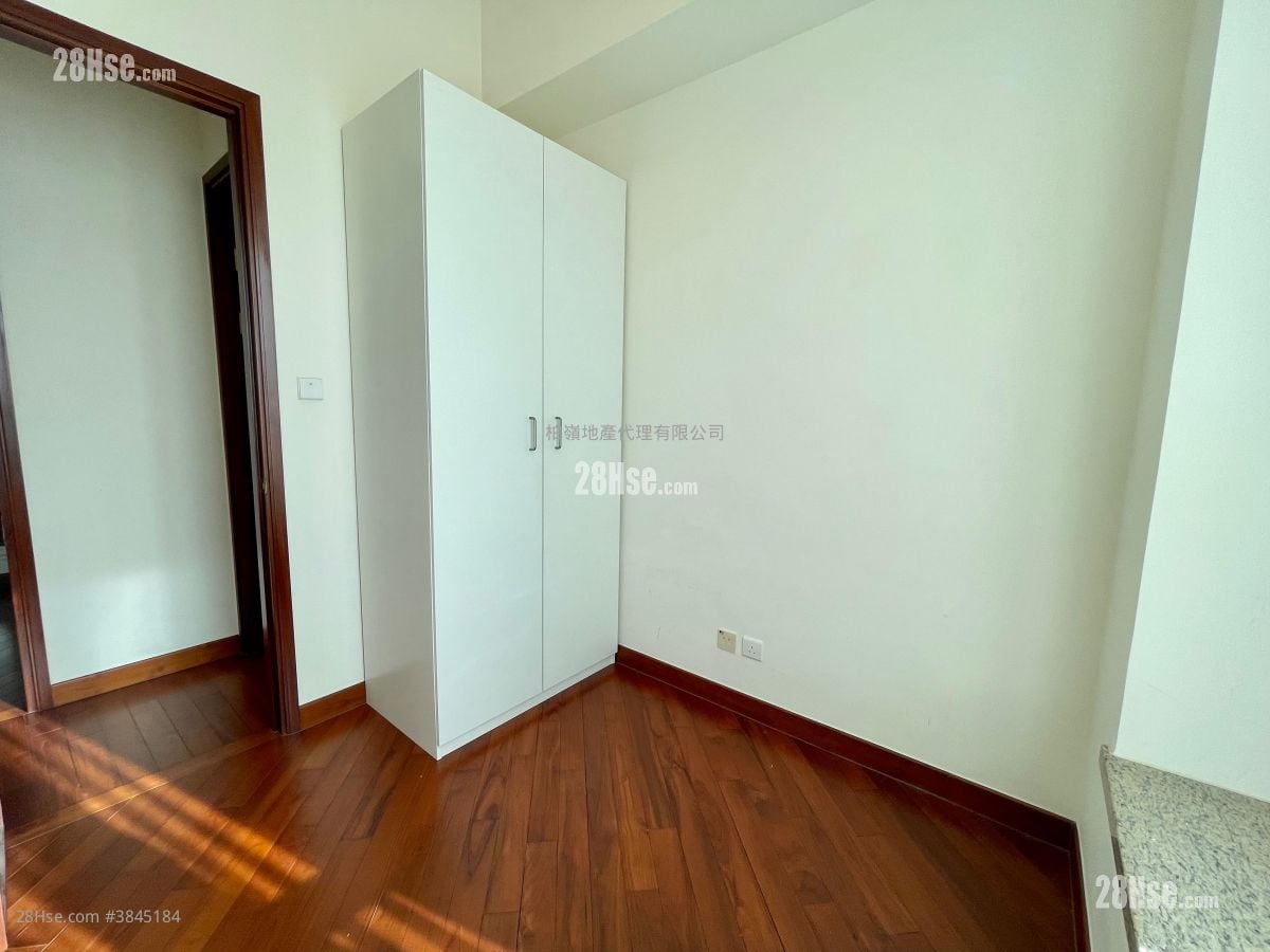 The Avenue Sell 4 Bedrooms , 3 Bathrooms 931 ft²