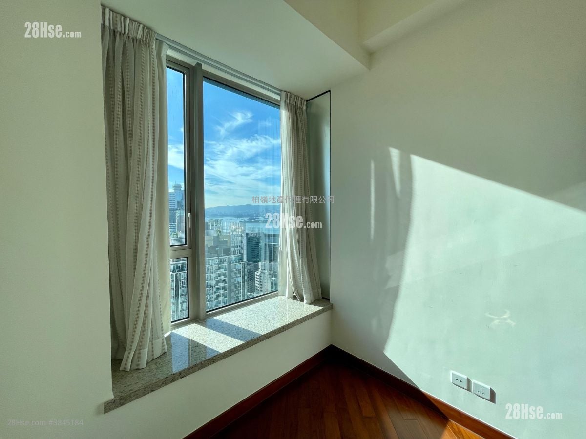 The Avenue Sell 4 Bedrooms , 3 Bathrooms 931 ft²