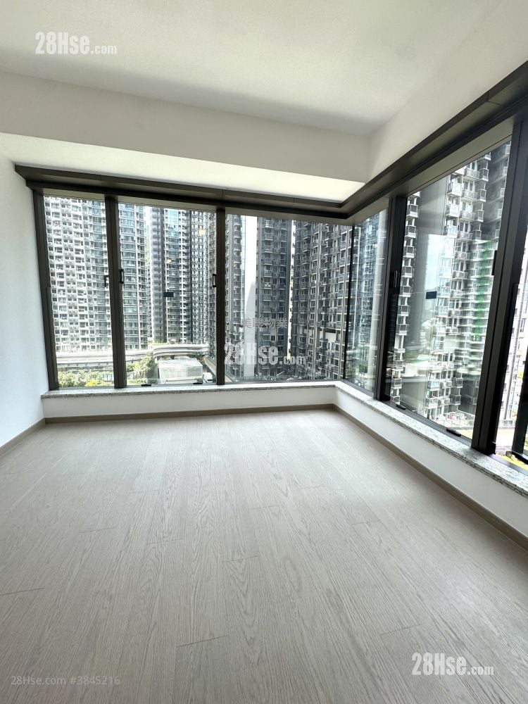 The Southside Sell 3 Bedrooms , 3 Bathrooms 958 ft²