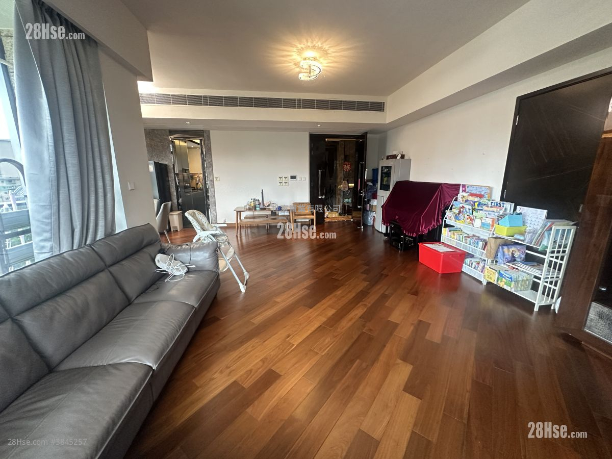 Ultima Sell 4 Bedrooms , 3 Bathrooms 2,018 ft²