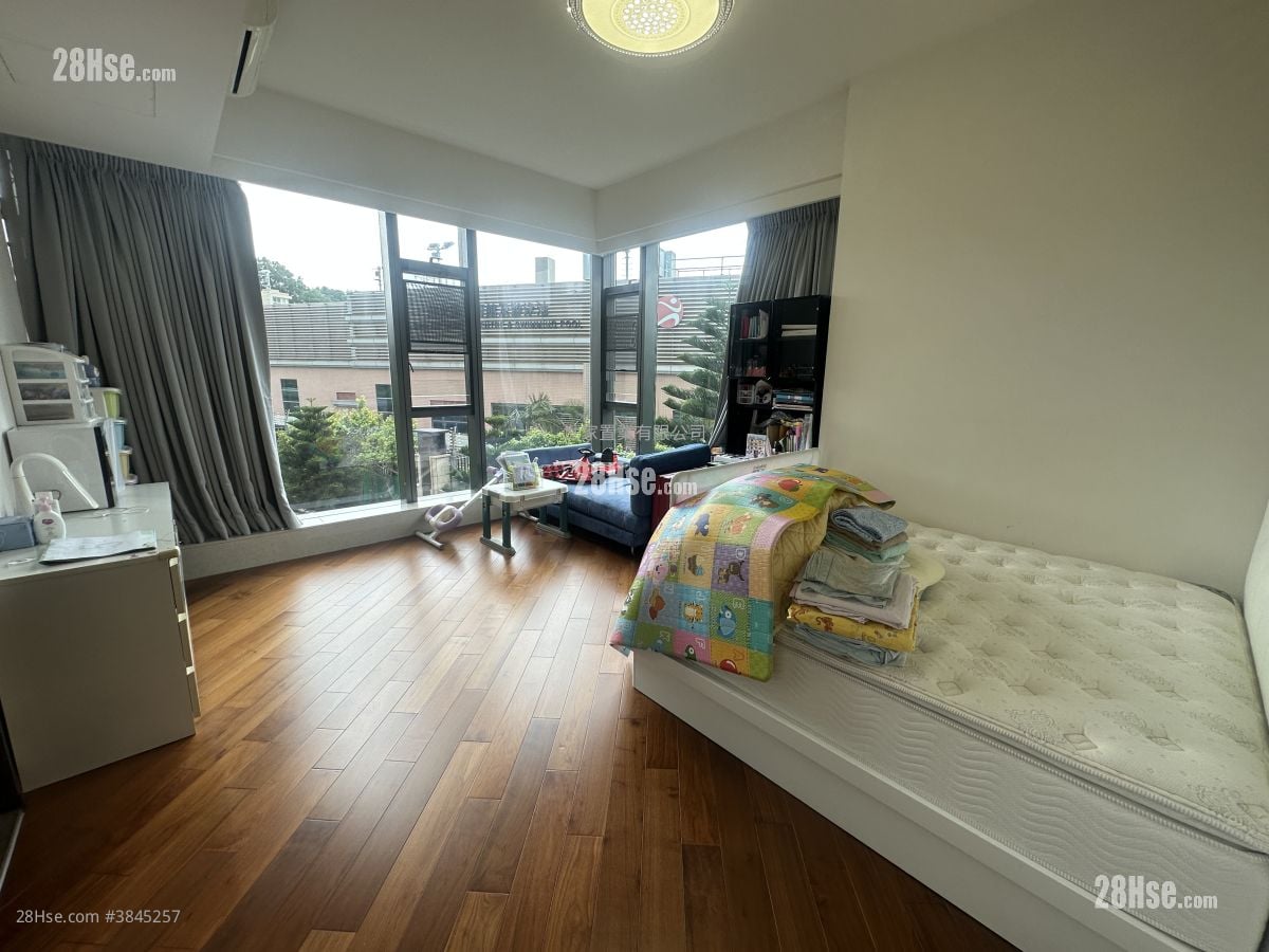 Ultima Sell 4 Bedrooms , 3 Bathrooms 2,018 ft²