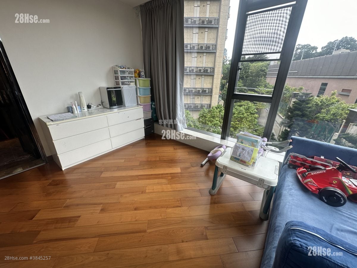 Ultima Sell 4 Bedrooms , 3 Bathrooms 2,018 ft²