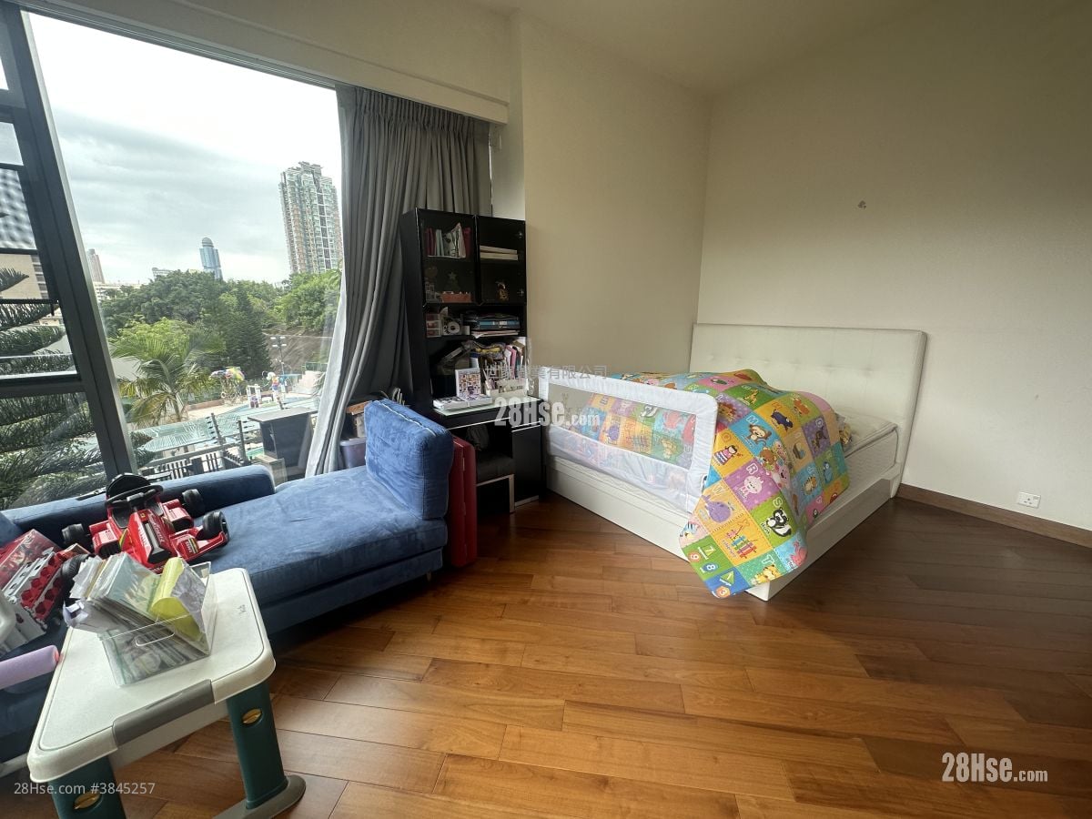 Ultima Sell 4 Bedrooms , 3 Bathrooms 2,018 ft²