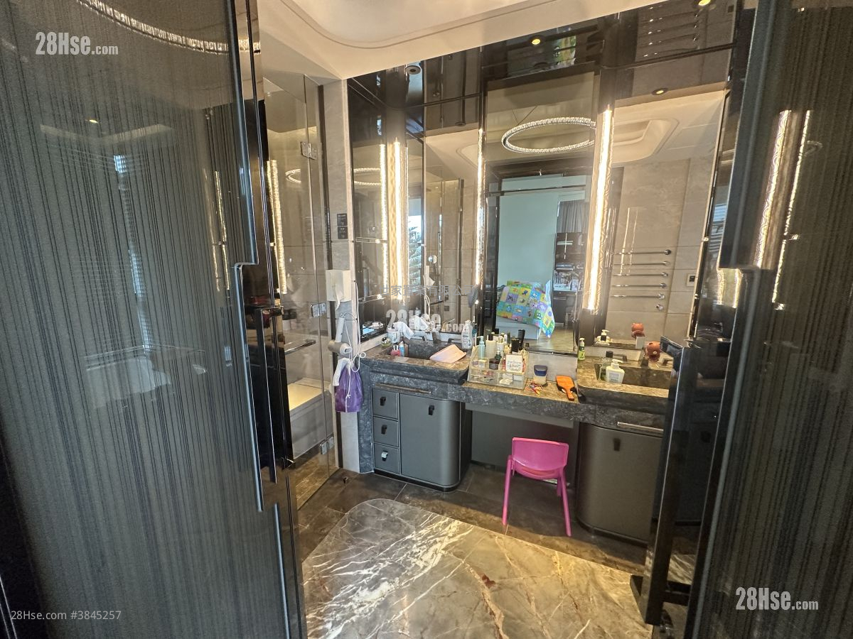 Ultima Sell 4 Bedrooms , 3 Bathrooms 2,018 ft²