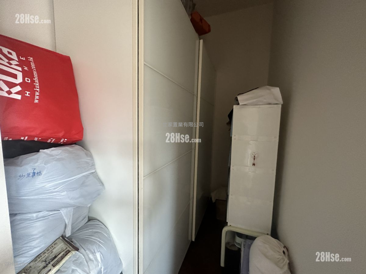 Ultima Sell 4 Bedrooms , 3 Bathrooms 2,018 ft²