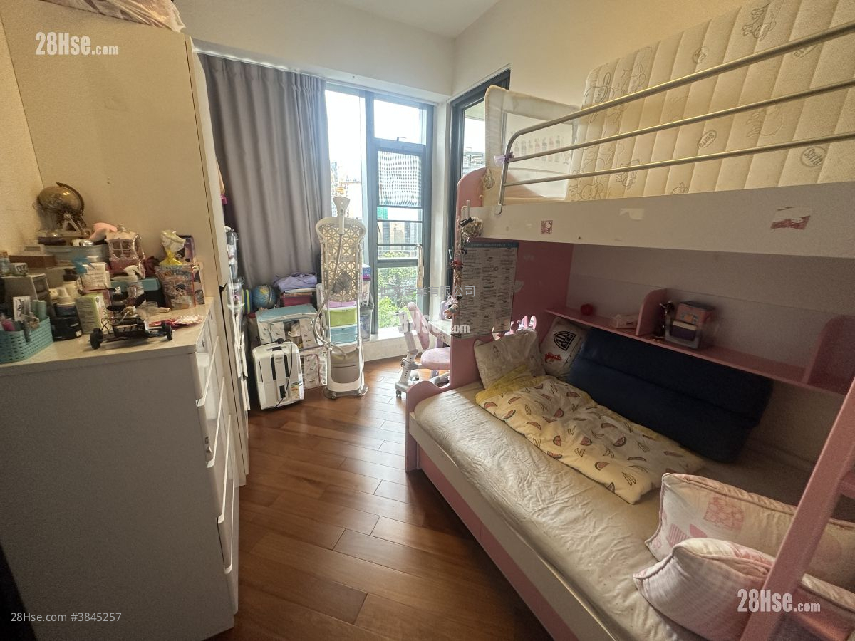 Ultima Sell 4 Bedrooms , 3 Bathrooms 2,018 ft²