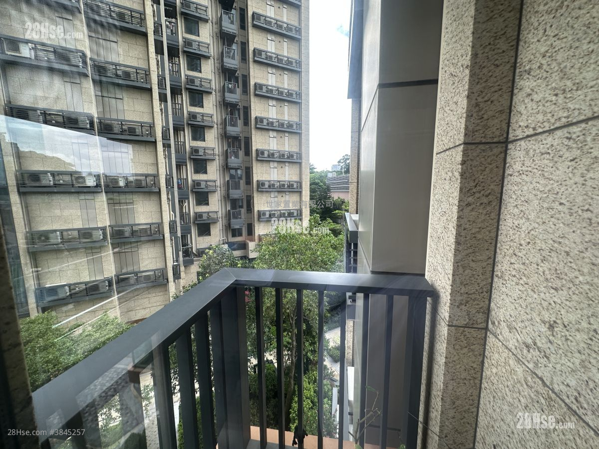 Ultima Sell 4 Bedrooms , 3 Bathrooms 2,018 ft²