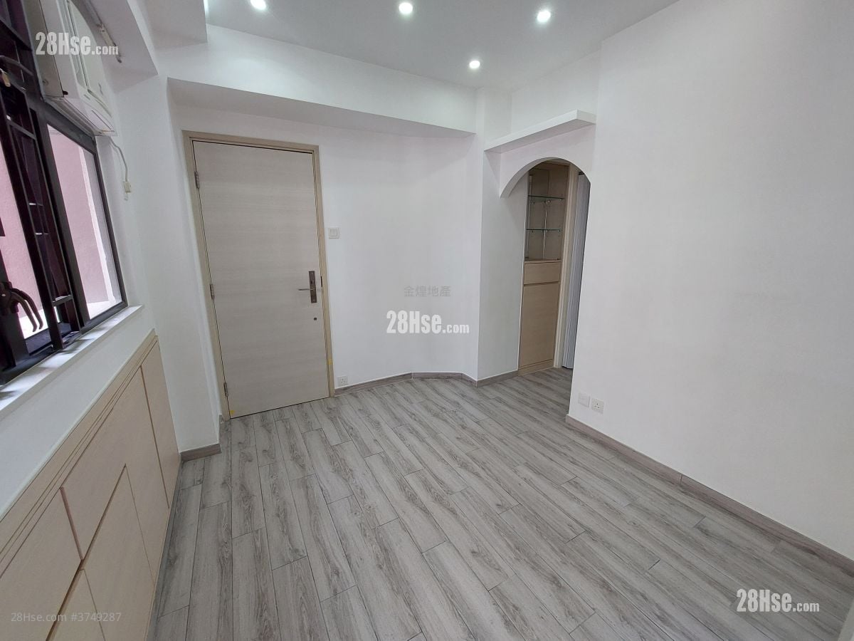 Man Wah Building Rental 2 Bedrooms , 1 Bathroom 344 ft²