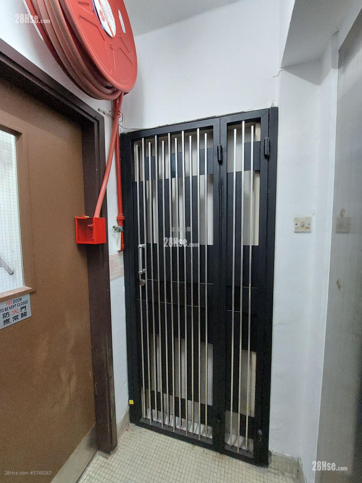 Man Wah Building Rental 2 Bedrooms , 1 Bathroom 344 ft²