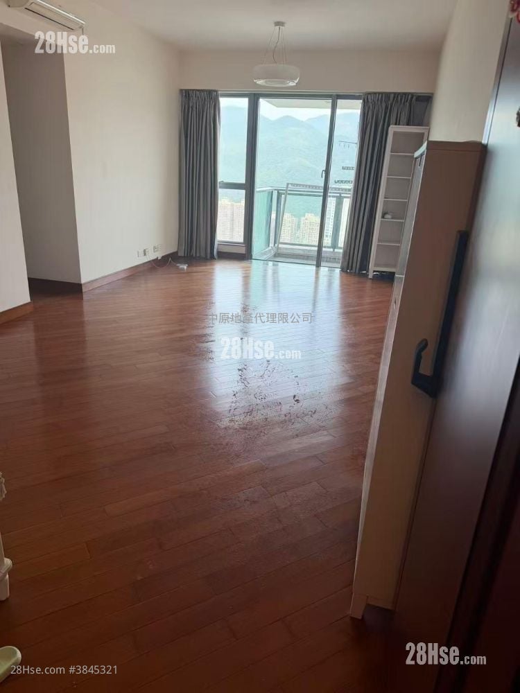 The Palazzo Rental 929 ft²