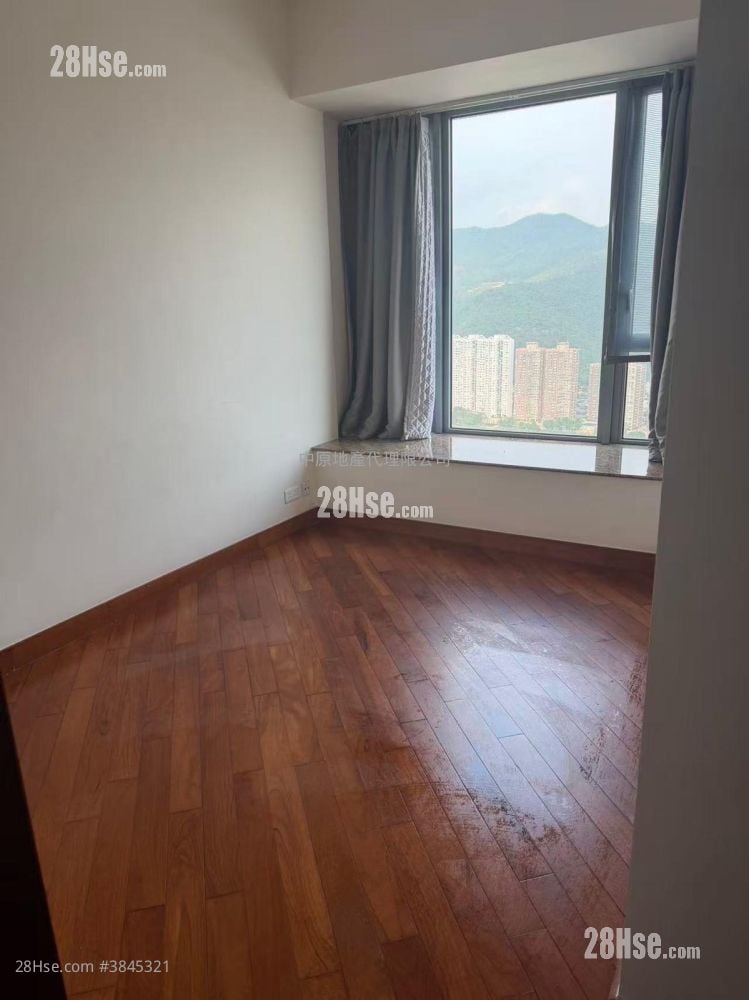 The Palazzo Rental 929 ft²