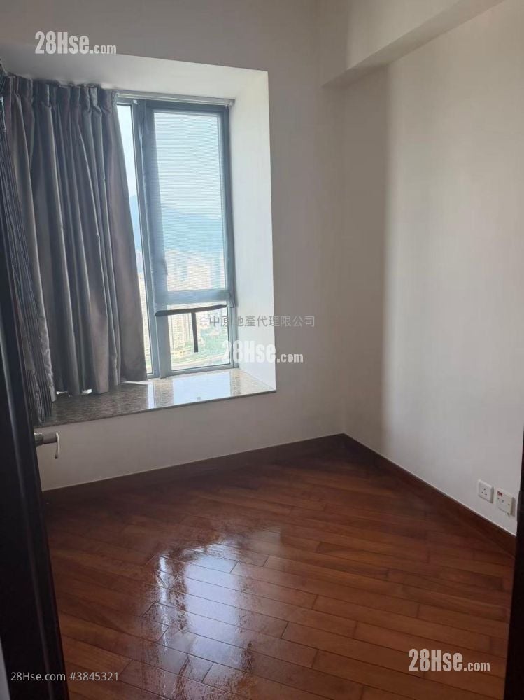 The Palazzo Rental 929 ft²