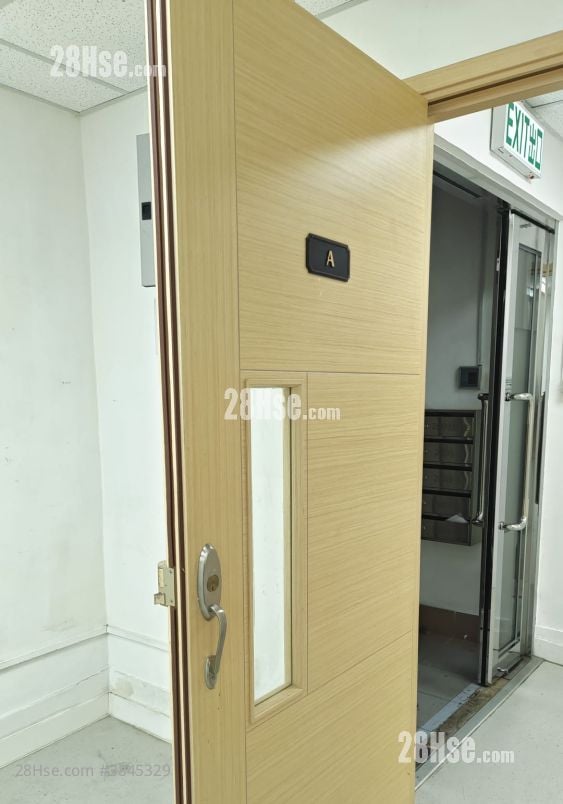 Ew International Tower Rental 210 ft²