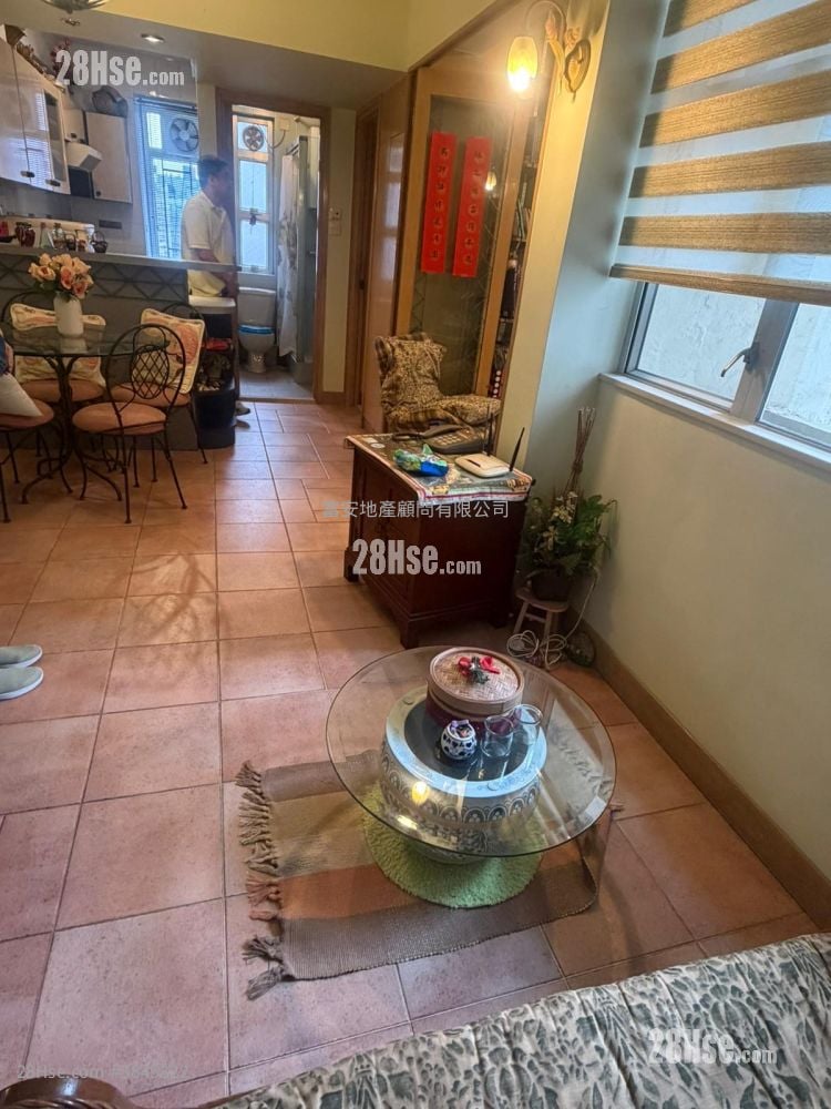 怡景大廈 售盤 2 房 , 1 浴室 390 平方呎