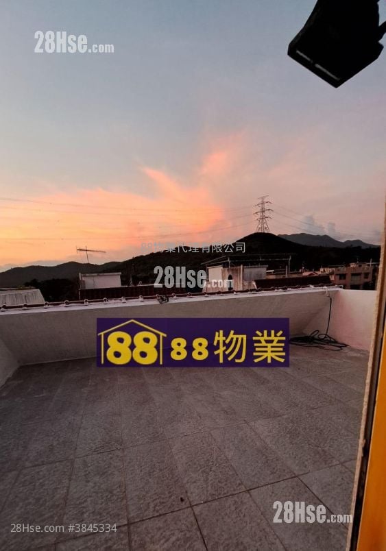 村屋 售盤 3 房 , 1 浴室 700 平方呎