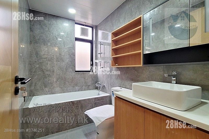Village House Sell 3 Bedrooms , 1 Bathroom 620 ft²