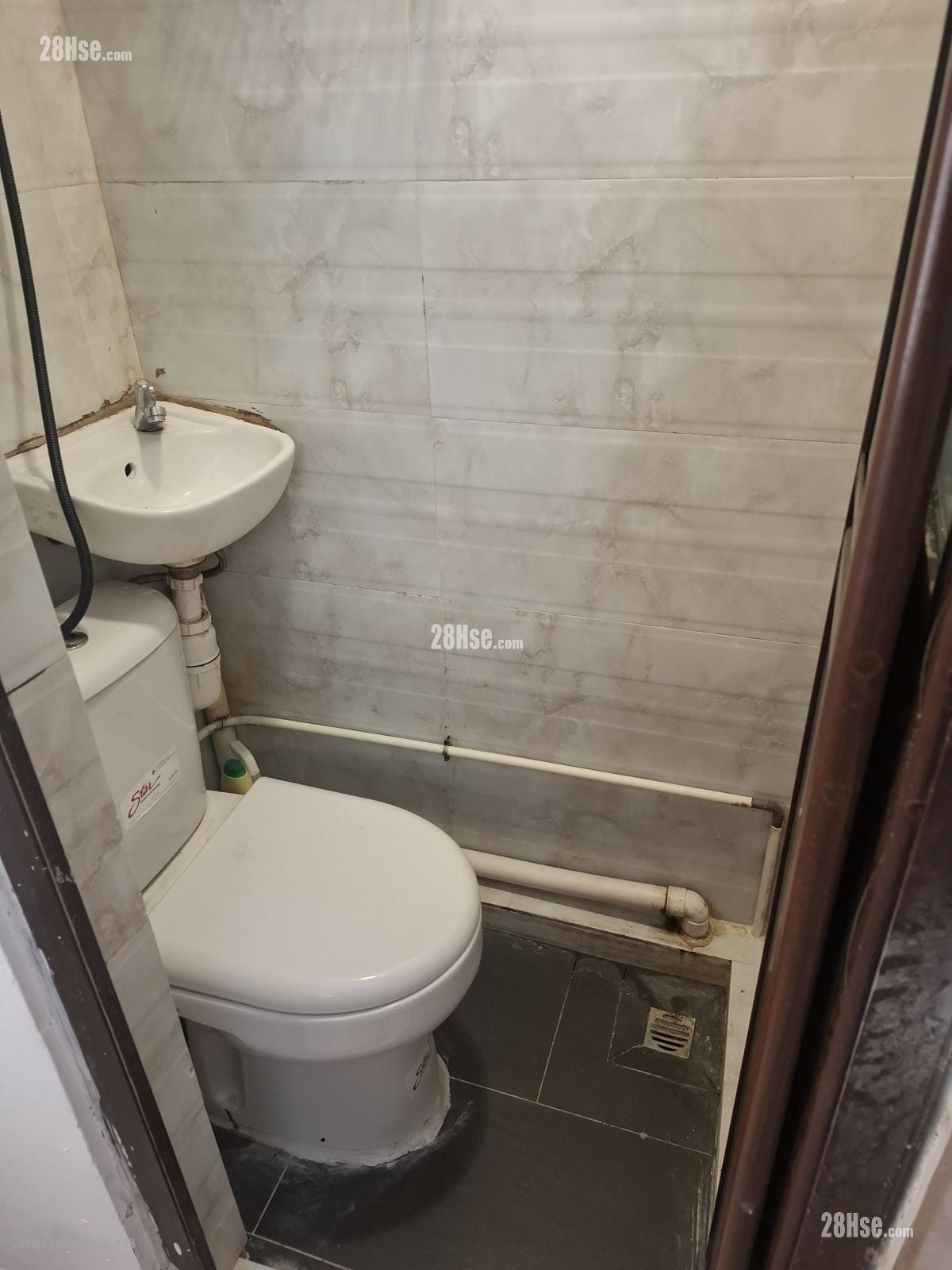 Tenement House Rental 110 ft²