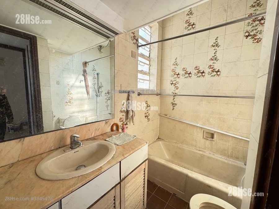 Mandarin Court Sell 2 Bedrooms 487 ft²