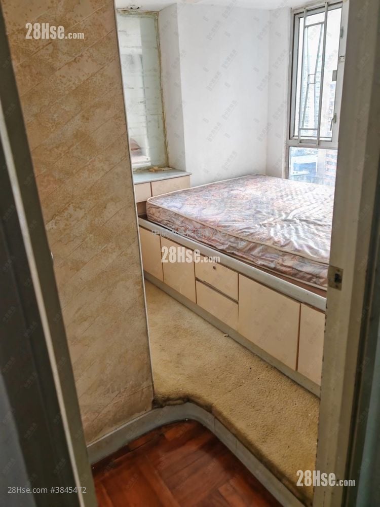 Golden Lion Garden Sell 2 Bedrooms 270 ft²