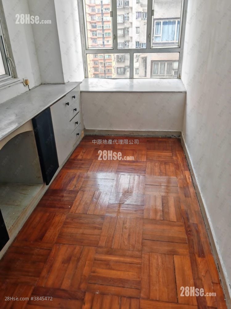 Golden Lion Garden Sell 2 Bedrooms 270 ft²
