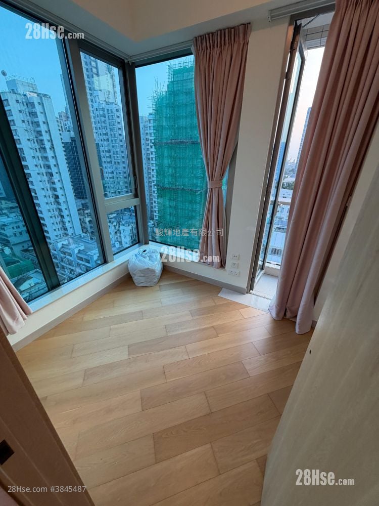 One Soho Rental 1 Bedroom , 1 Bathroom 320 ft²