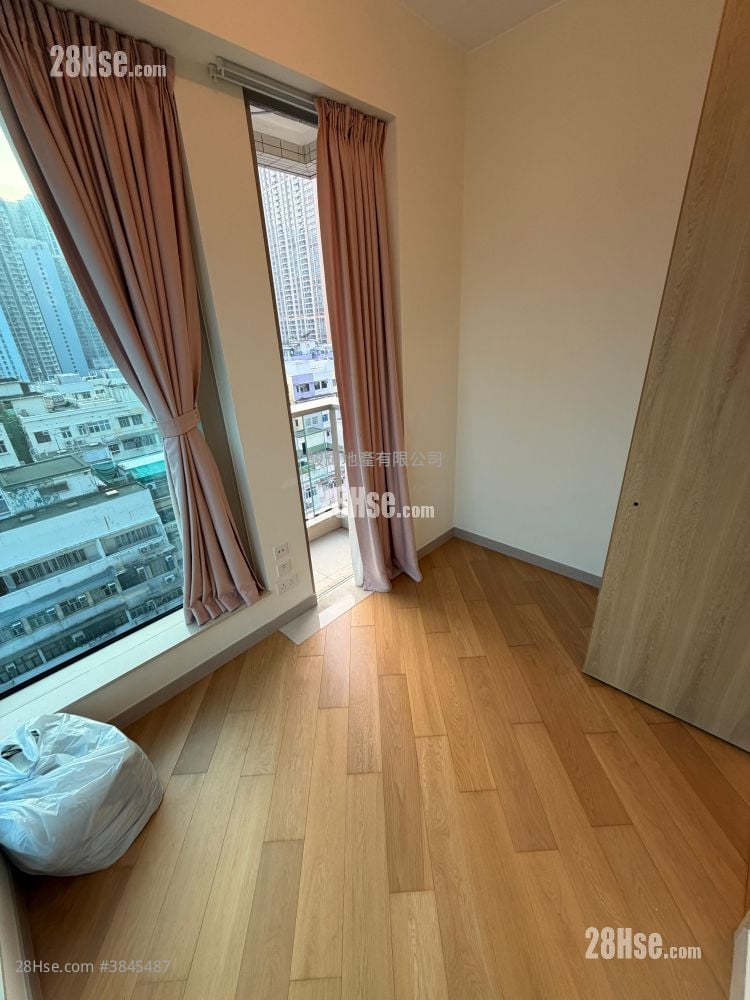 One Soho Rental 1 Bedroom , 1 Bathroom 320 ft²