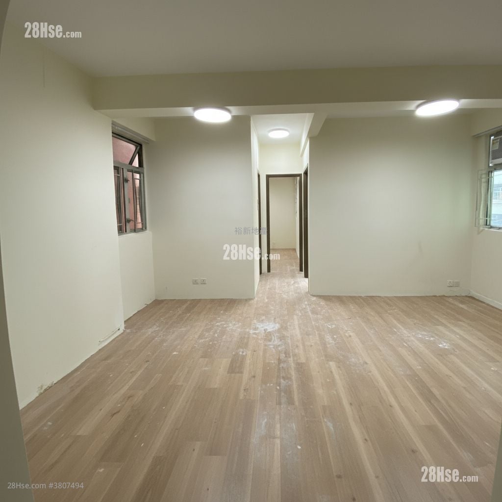 Kwai Chung Building Sell 2 Bedrooms , 1 Bathroom 415 ft²