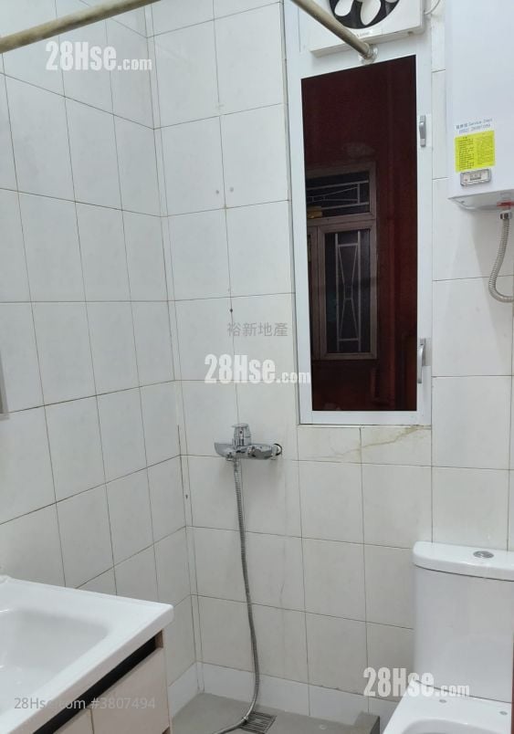 Kwai Chung Building Sell 2 Bedrooms , 1 Bathroom 415 ft²