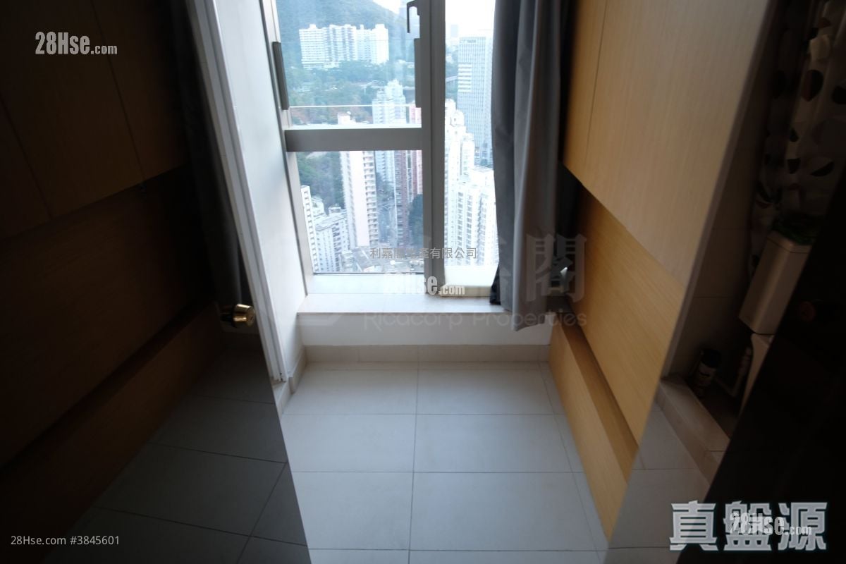 Imperial Kennedy Sell 3 Bedrooms 1,259 ft²
