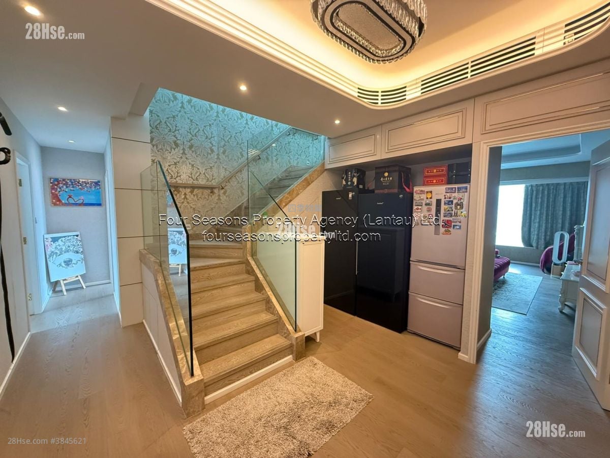 Harbourfront Landmark Sell 5+ Bedrooms , 5+ Bathrooms 1,580 ft²