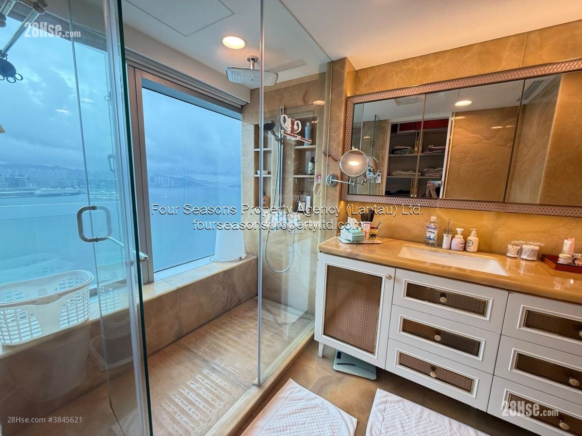 Harbourfront Landmark Sell 5+ Bedrooms , 5+ Bathrooms 1,580 ft²