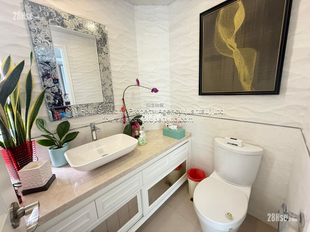Harbourfront Landmark Sell 5+ Bedrooms , 5+ Bathrooms 1,580 ft²