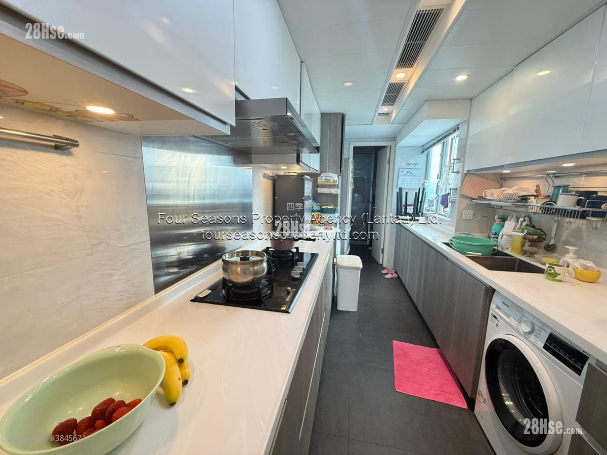 Harbourfront Landmark Sell 5+ Bedrooms , 5+ Bathrooms 1,580 ft²