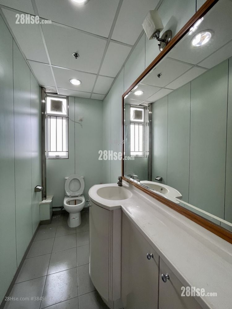 Kwun Tong Industrial Rental 2 Toilets