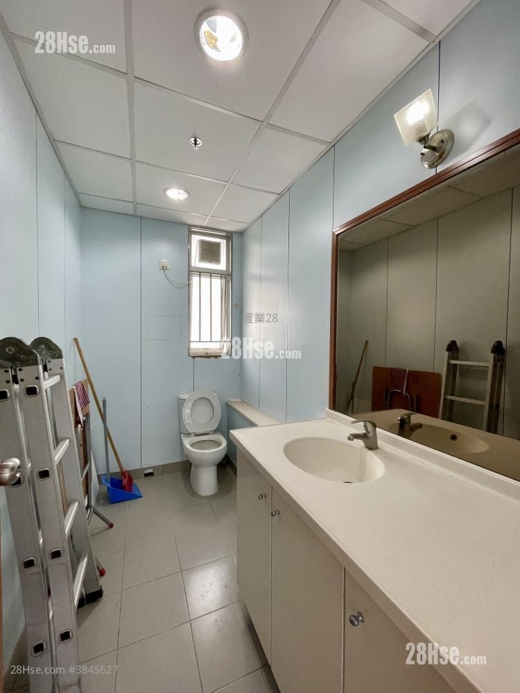 Kwun Tong Industrial Rental 2 Toilets