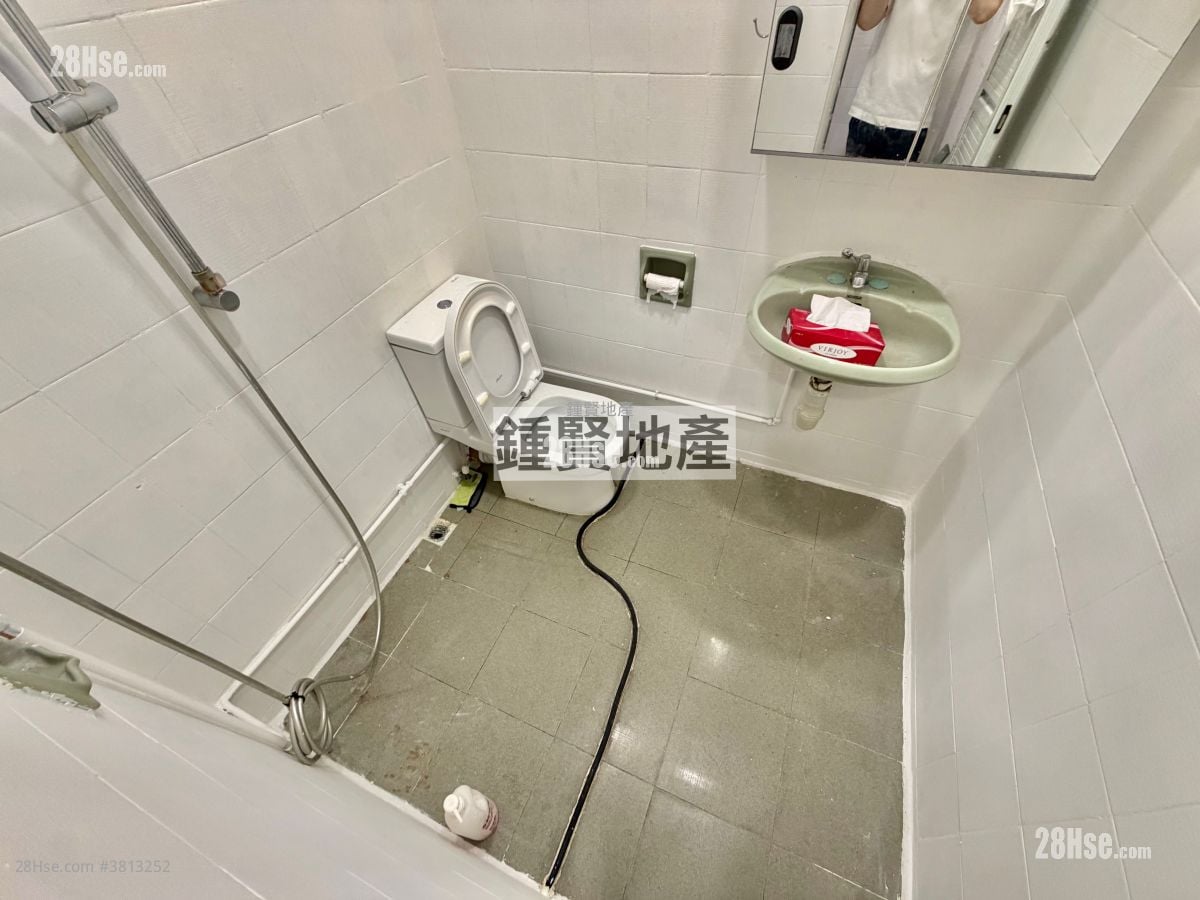 Yan Oi Building Sell 2 Bedrooms , 1 Bathroom 434 ft²