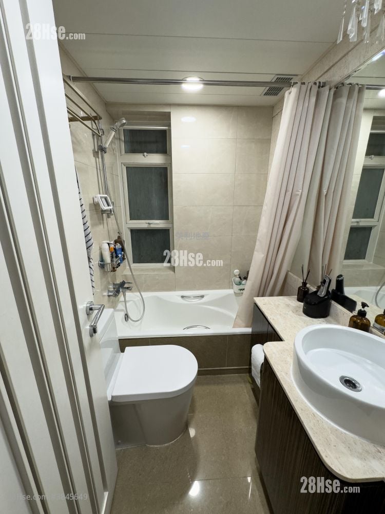 Le Prestige Sell 3 Bedrooms , 2 Bathrooms 728 ft²